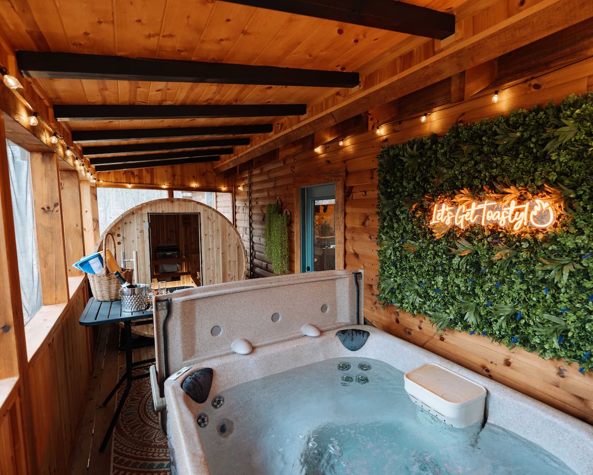 The ultimate evening reset: hydrotherapy under a canopy of Hocking Hills stars