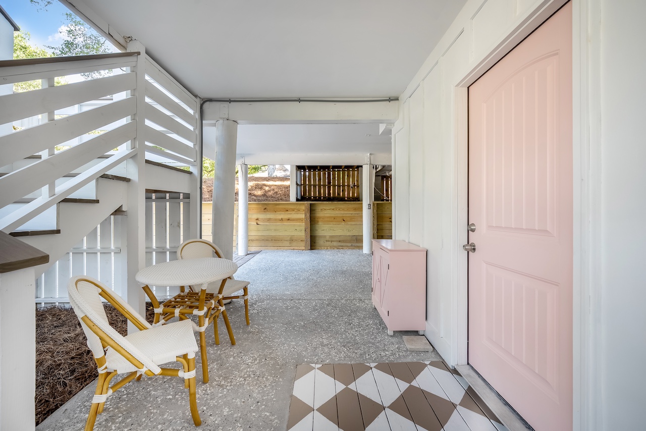 Outdoor Area | 19 Sand Crab | IOP Escapes