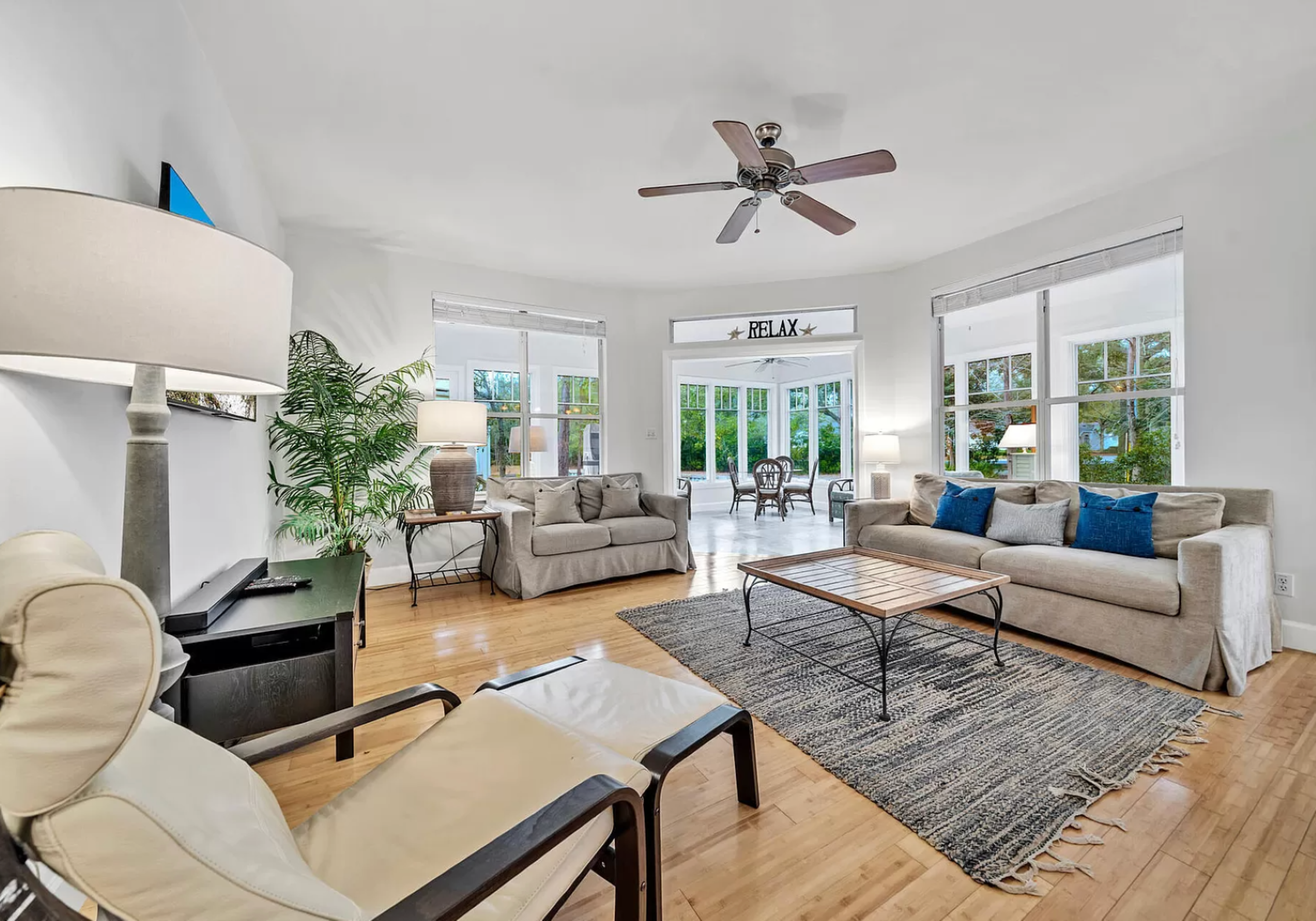 Come with your loved ones in our inviting living room, perfect for making unforgettable memories.