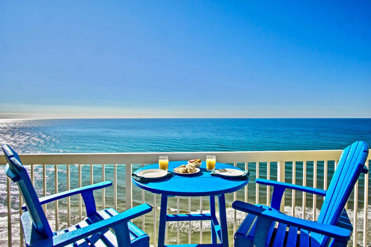 Unobstructed beachfront views of the worlds best beach.