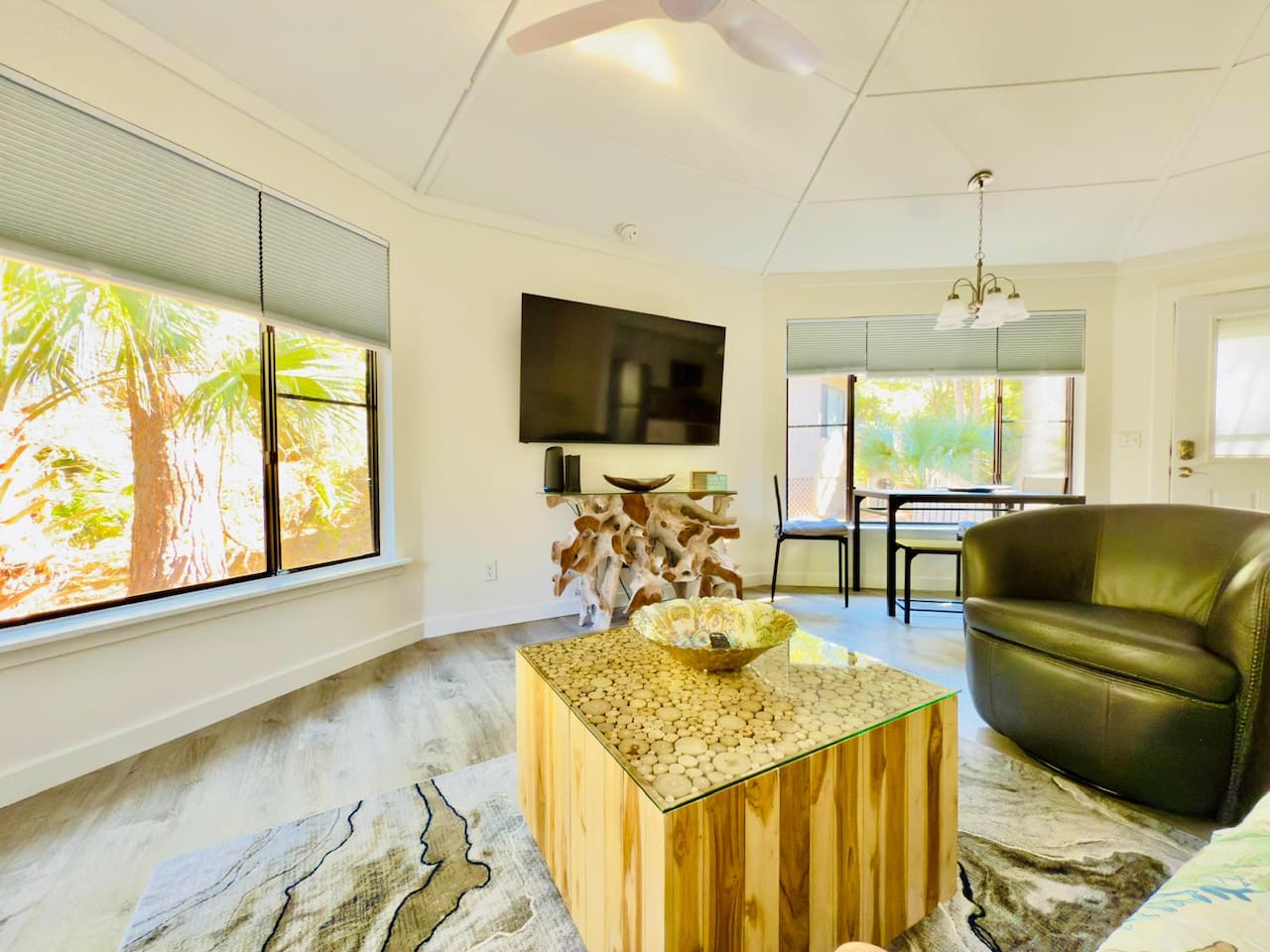 Living area with Smart TV