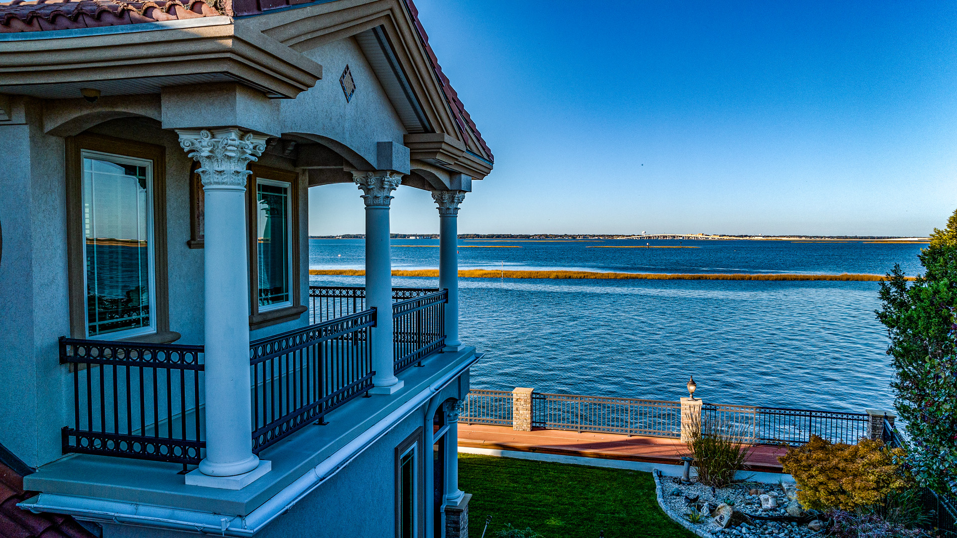 Expansive Bayfront Views