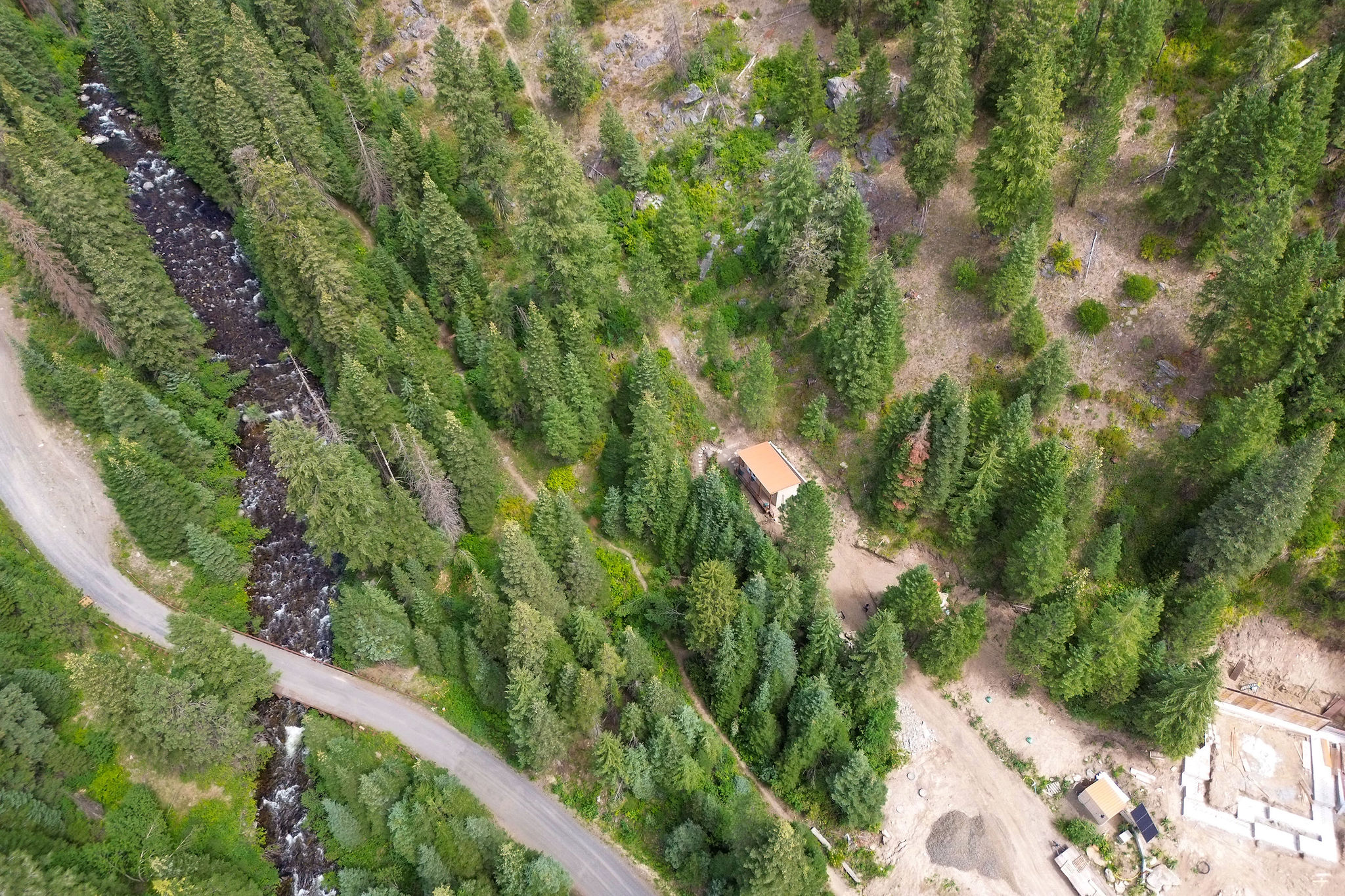 The river is conveniently located near the cottage