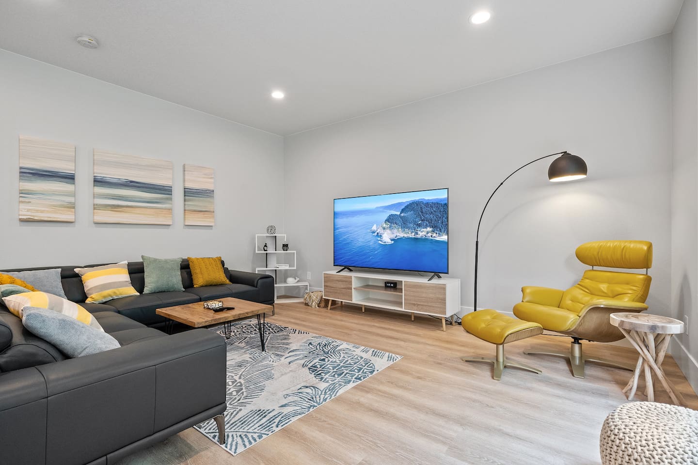 Living room with 75-inch LG nano smart tv