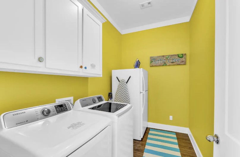 31801d6d98b54db49534e8a843c7424f | Beachhouse | Texas | TX | Vacation Homes | Galveston | Crystal Beach | Kokomo | Breezy Days | Beachfront Elegance | Sunrise Serenity | Southern Sands Property Management, LLC