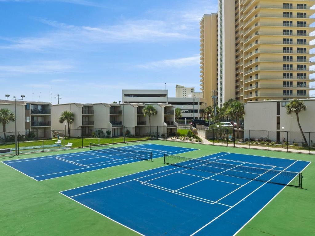 Tennis courts for guests enjoyment
