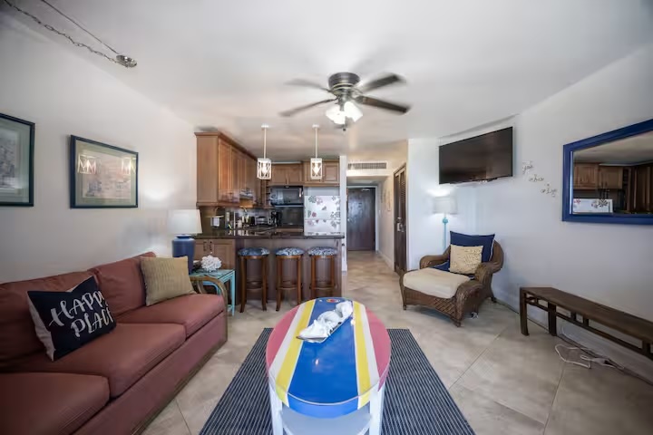 The living room and kitchen in Sapphire Views are perfect for bringing your group together.