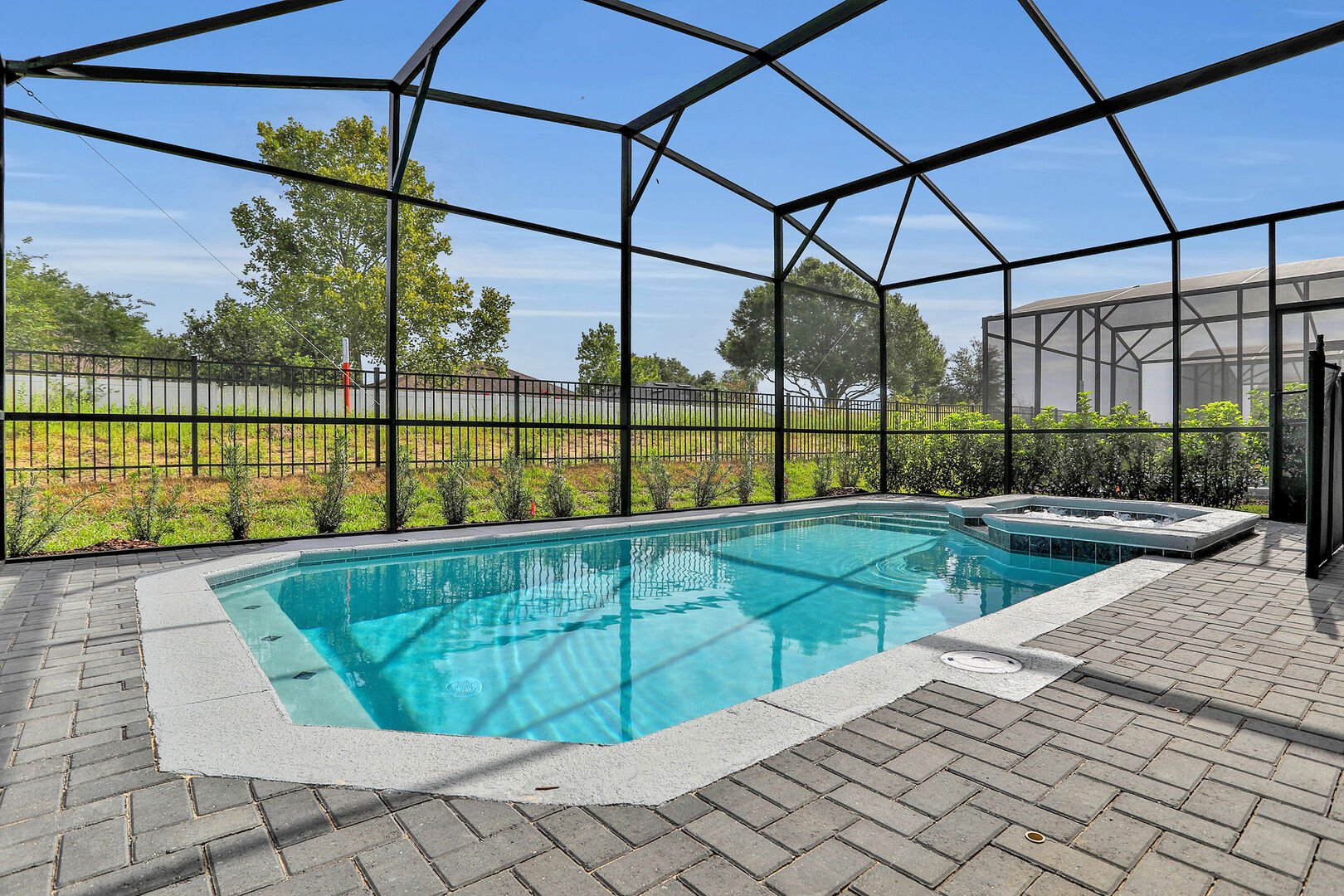 Pool & Spa