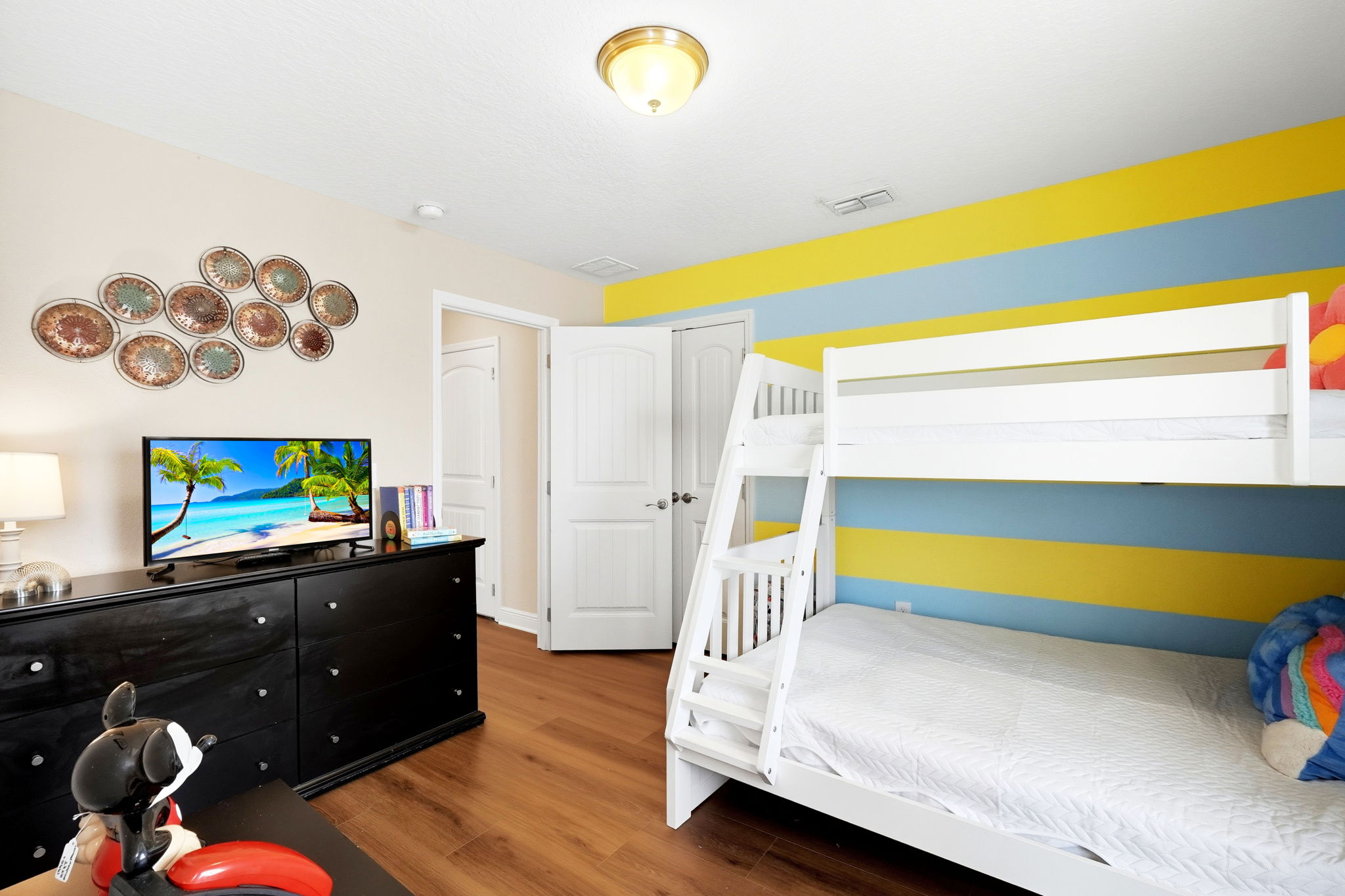 Bunk Beds Vintage Disney Teen room alternate view