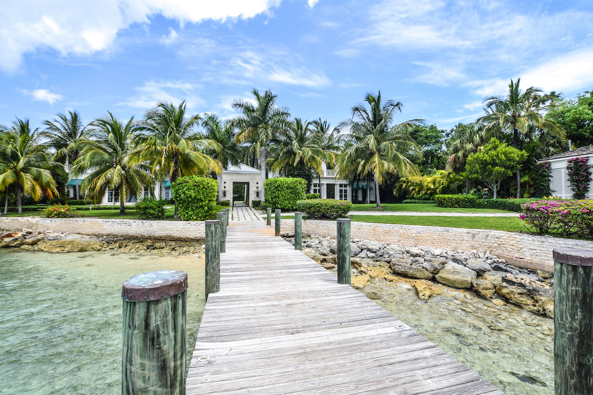 THe entrance to the villas, via private dock