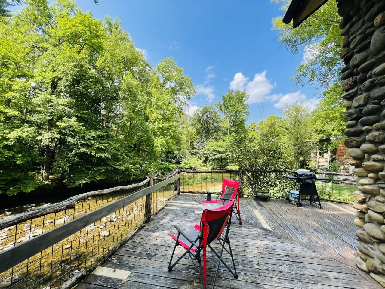 Creekside deck living...life is great!