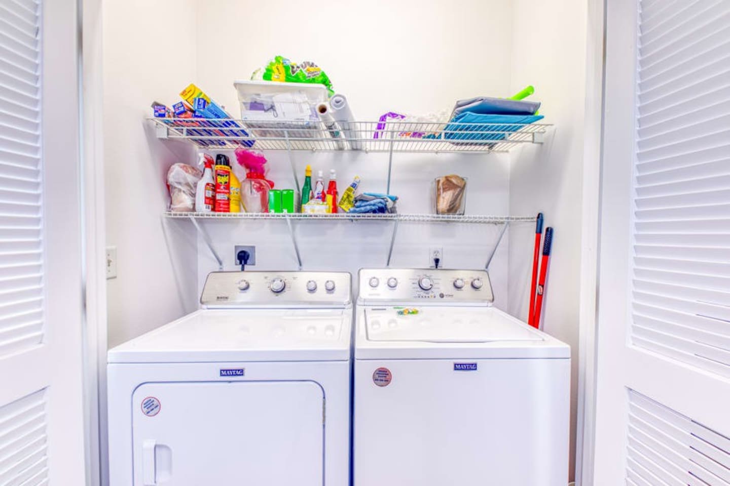Laundry Room: Keep your beachwear fresh with modern machines and convenient storage for essentials!