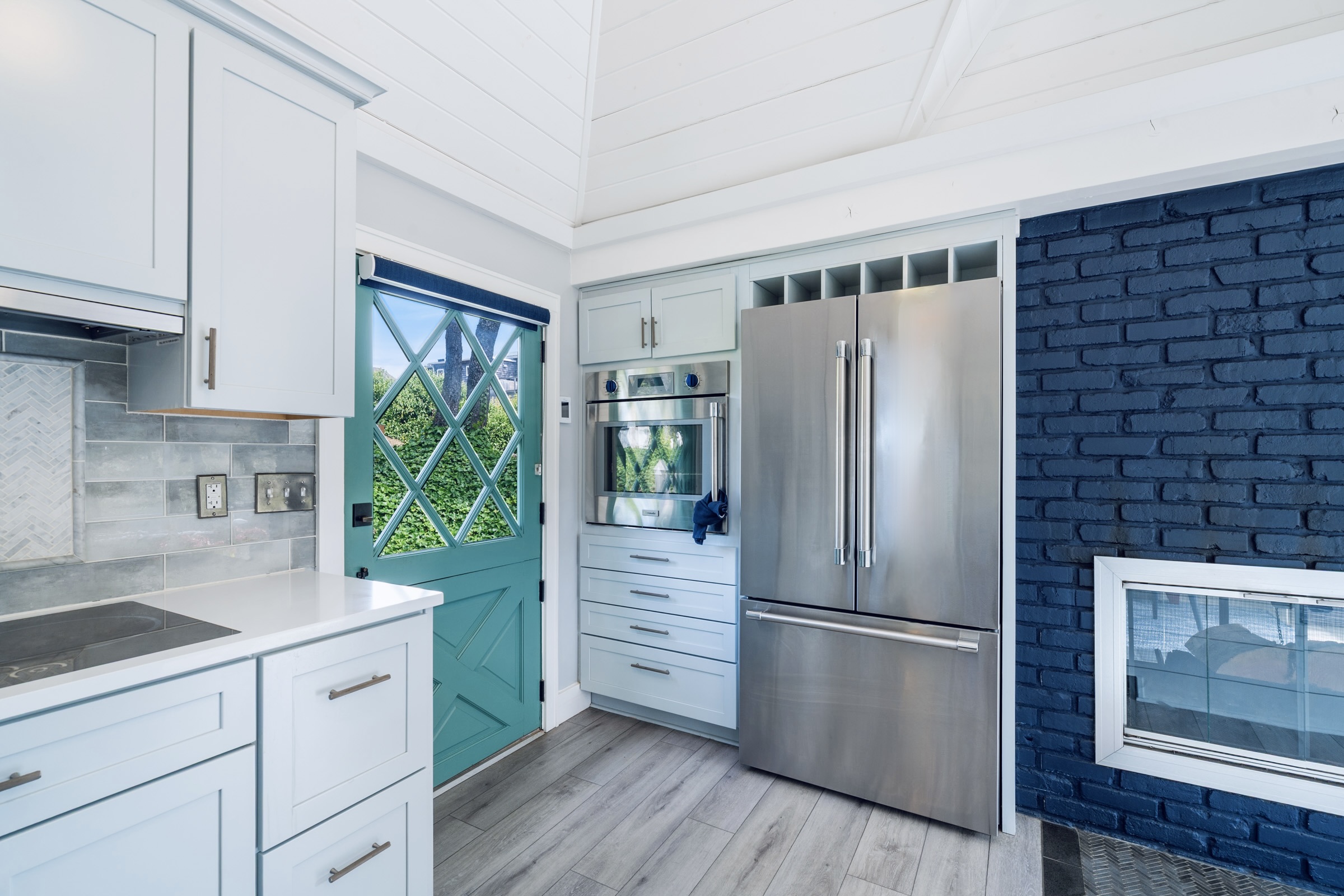 THERMADOR FULL SIZE SIDE OPENNG OVEN & BOSCH FRIDGE