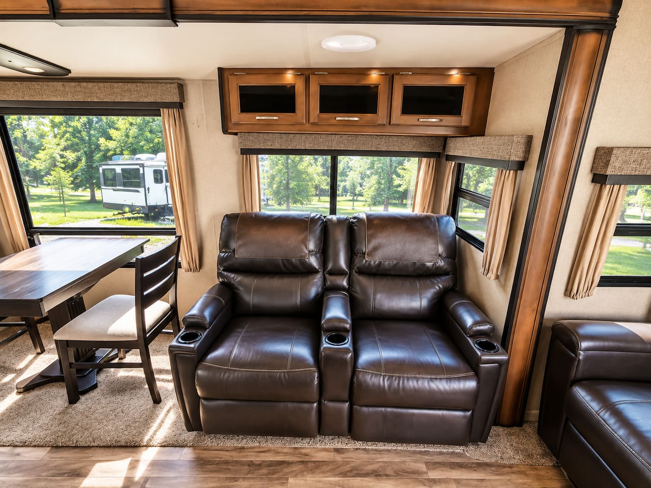 2 recliners