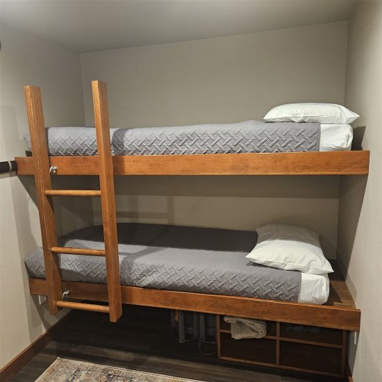 Bedroom: Twin bunkbeds.