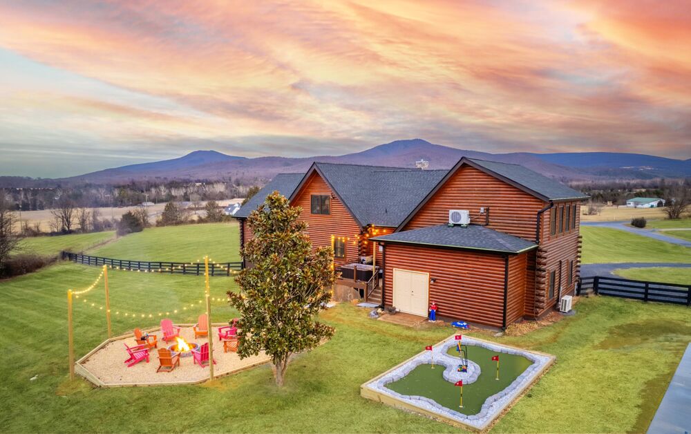 Backyard mini-golf for the whole family. Quick rounds between meals and movie night.