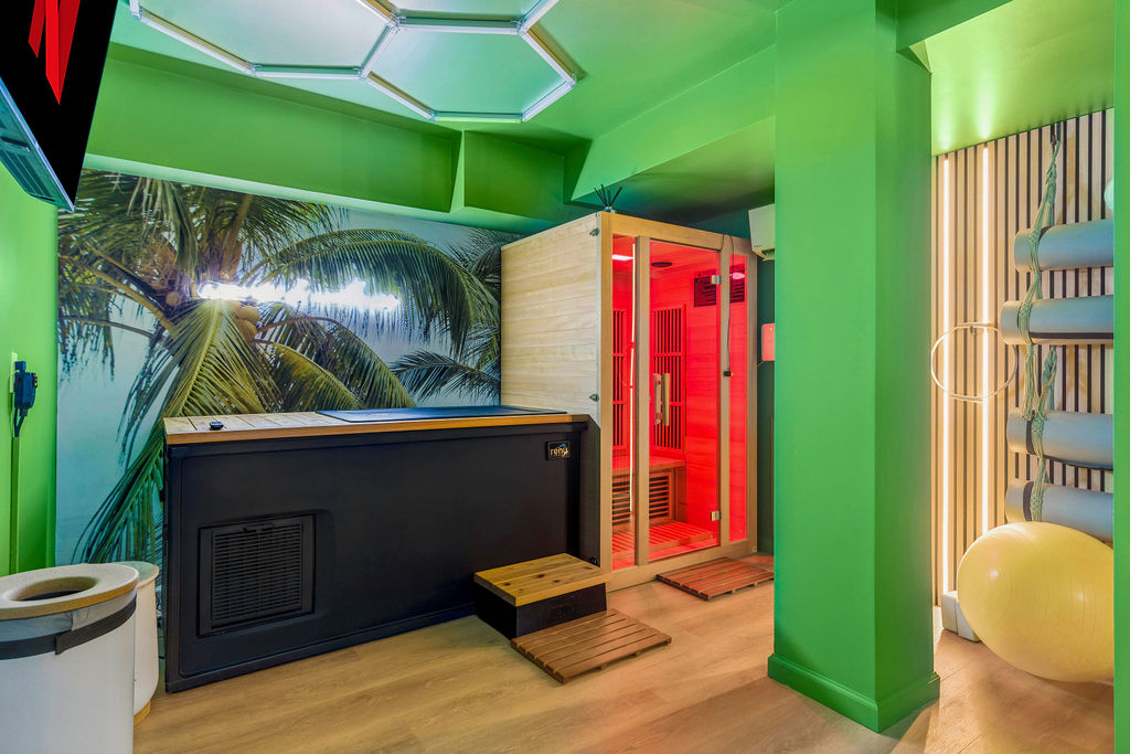 Cold plunge, infrared sauna, and yoga all at your fingertips