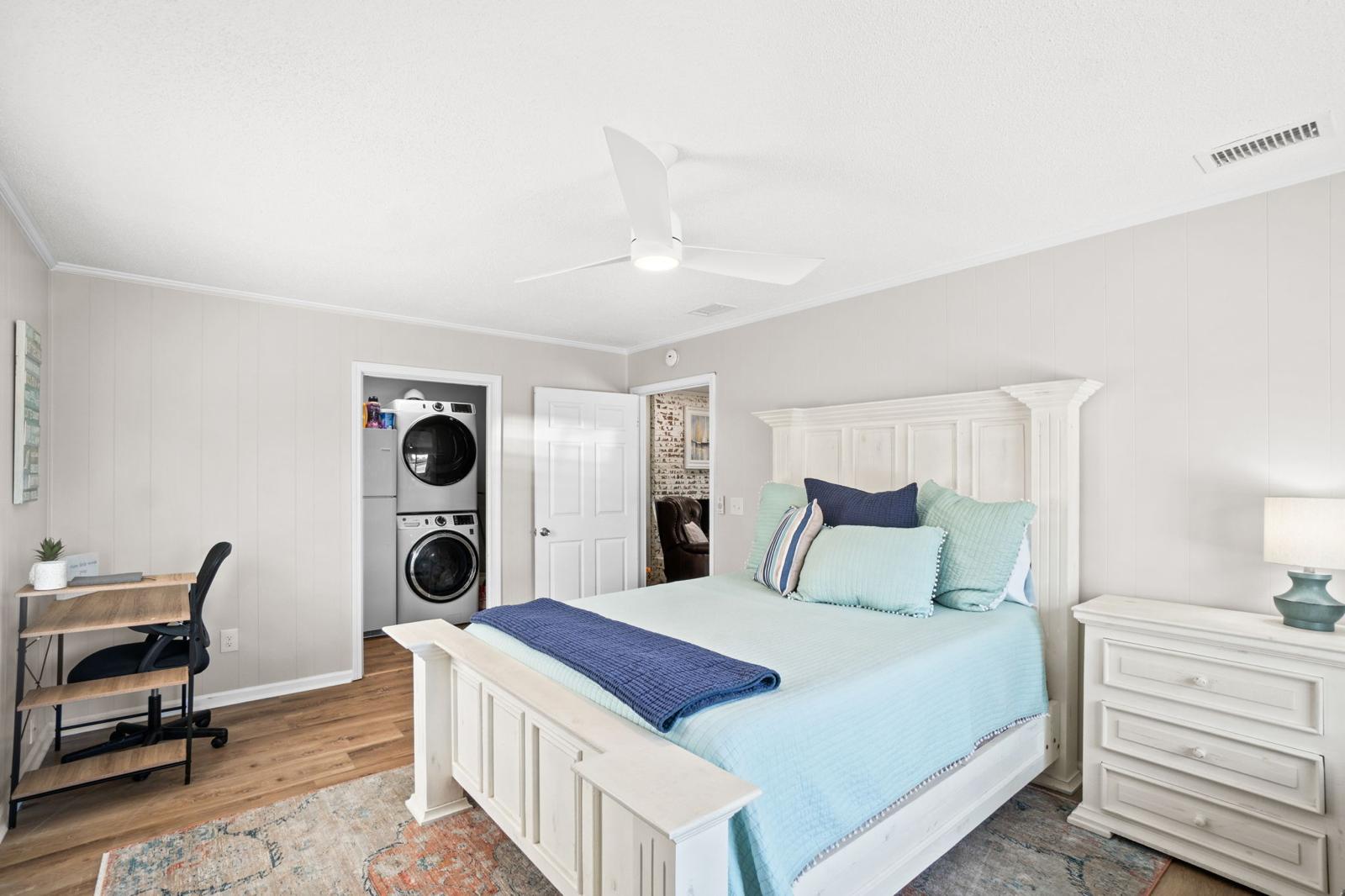 Second bedroom with queen bed