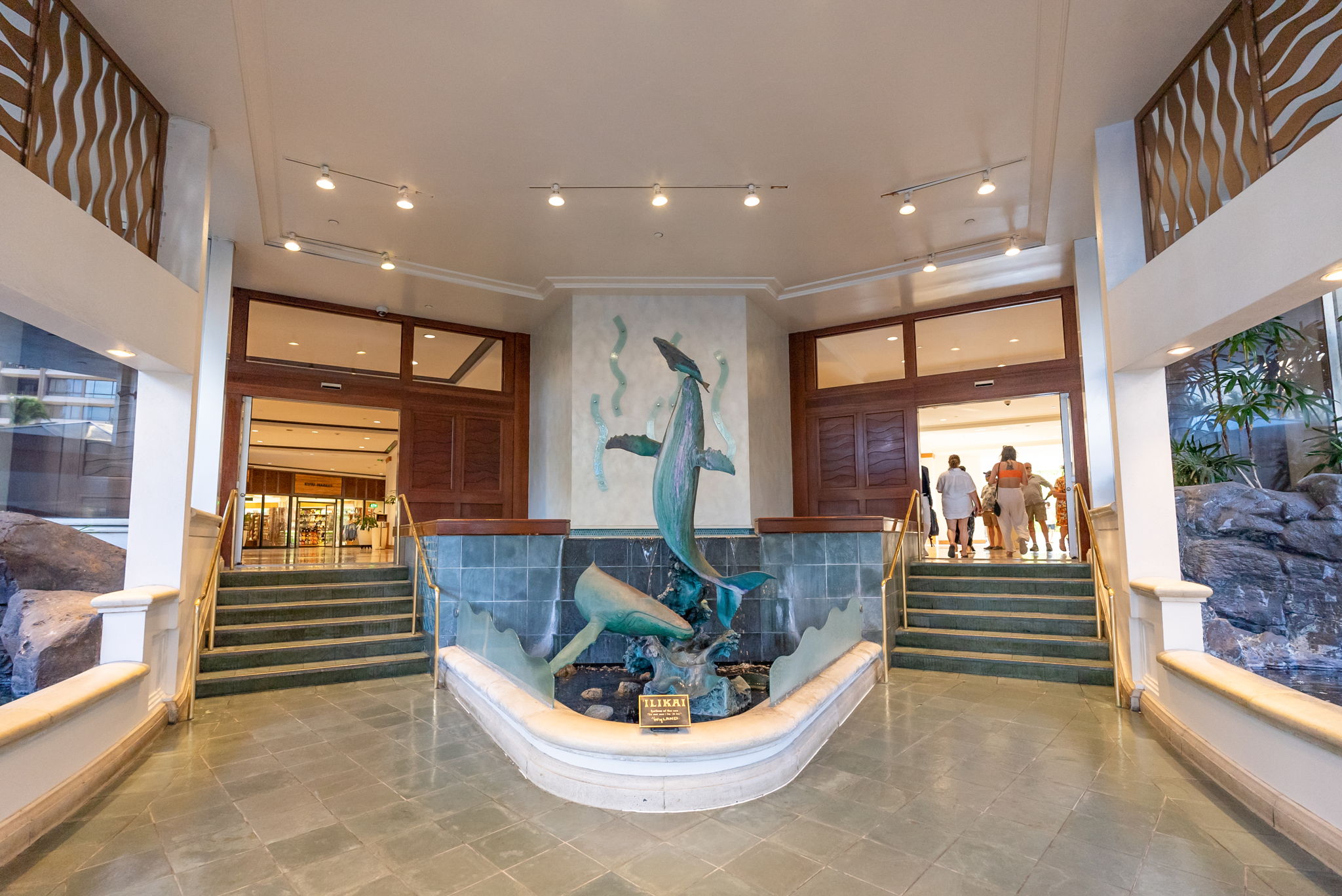 Lobby entrance to the Ilikai Hotel