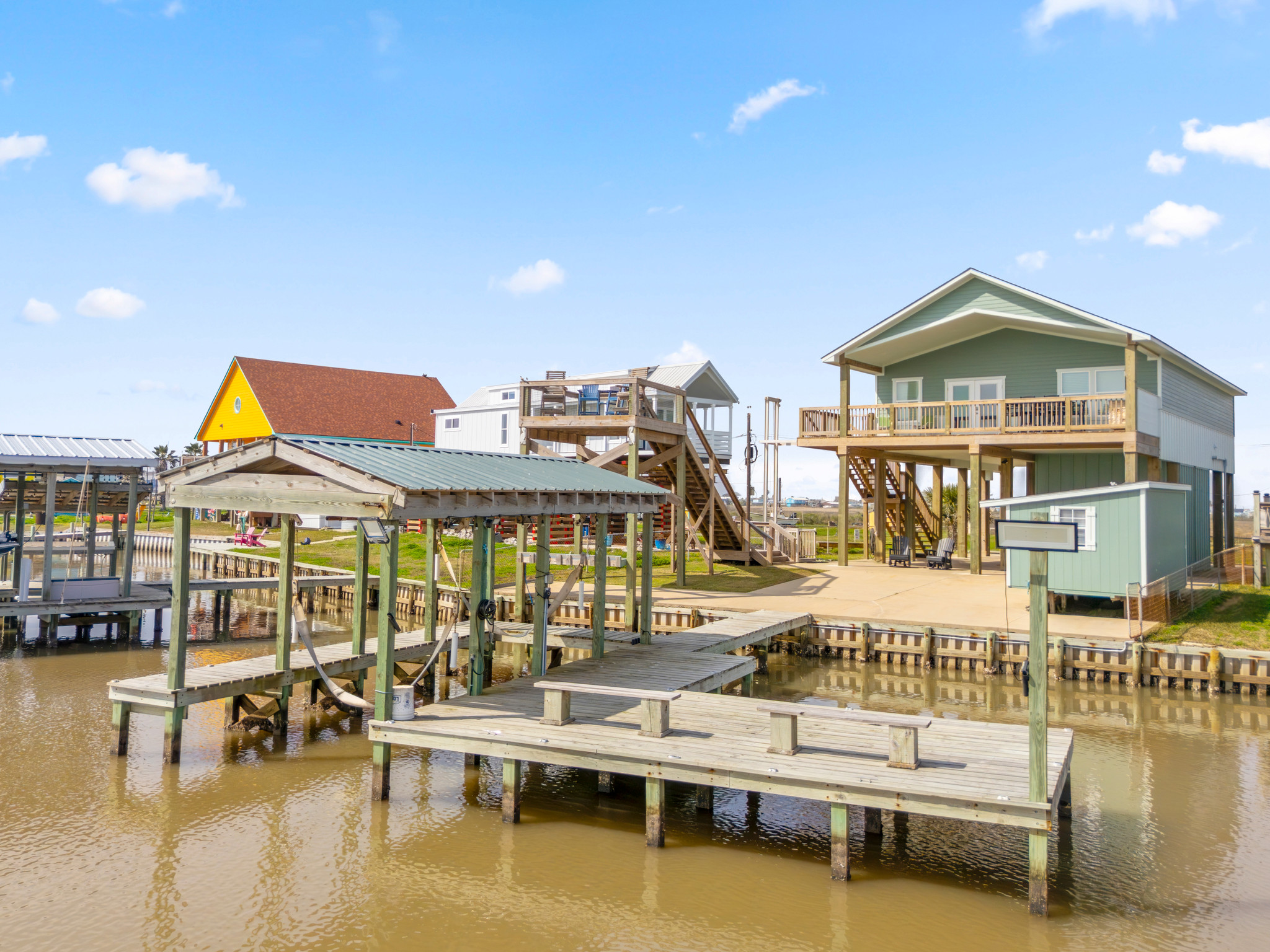 Pier/boat house