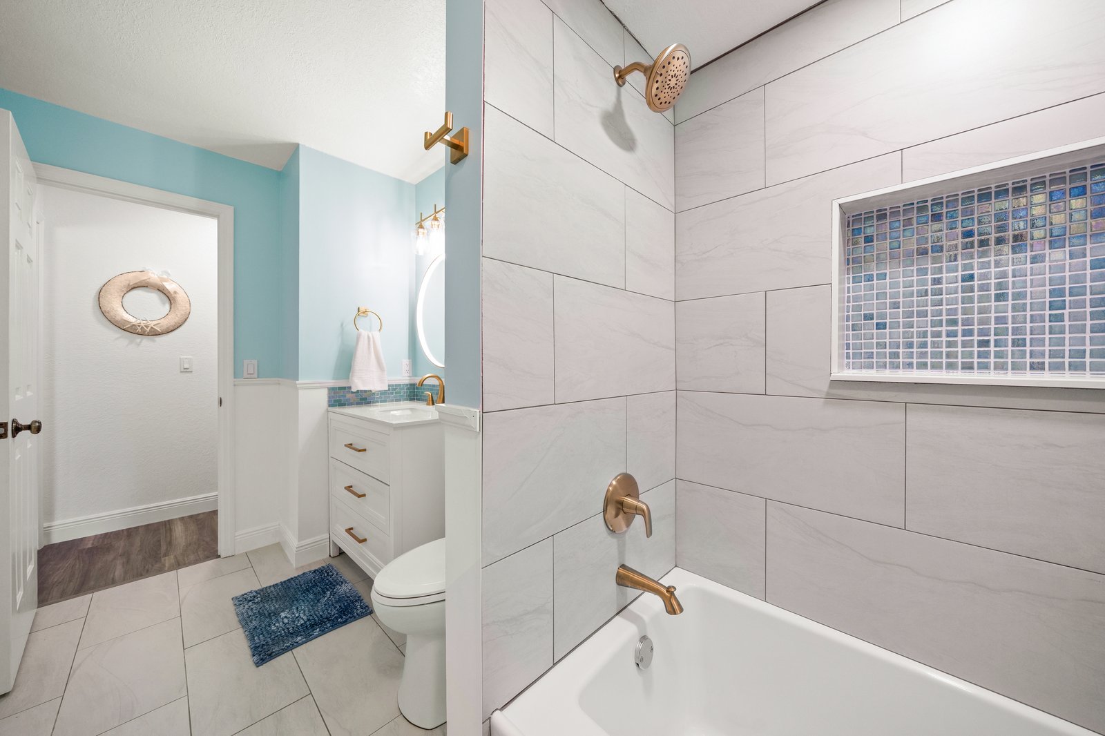 Hall Bathroom with Tub #2