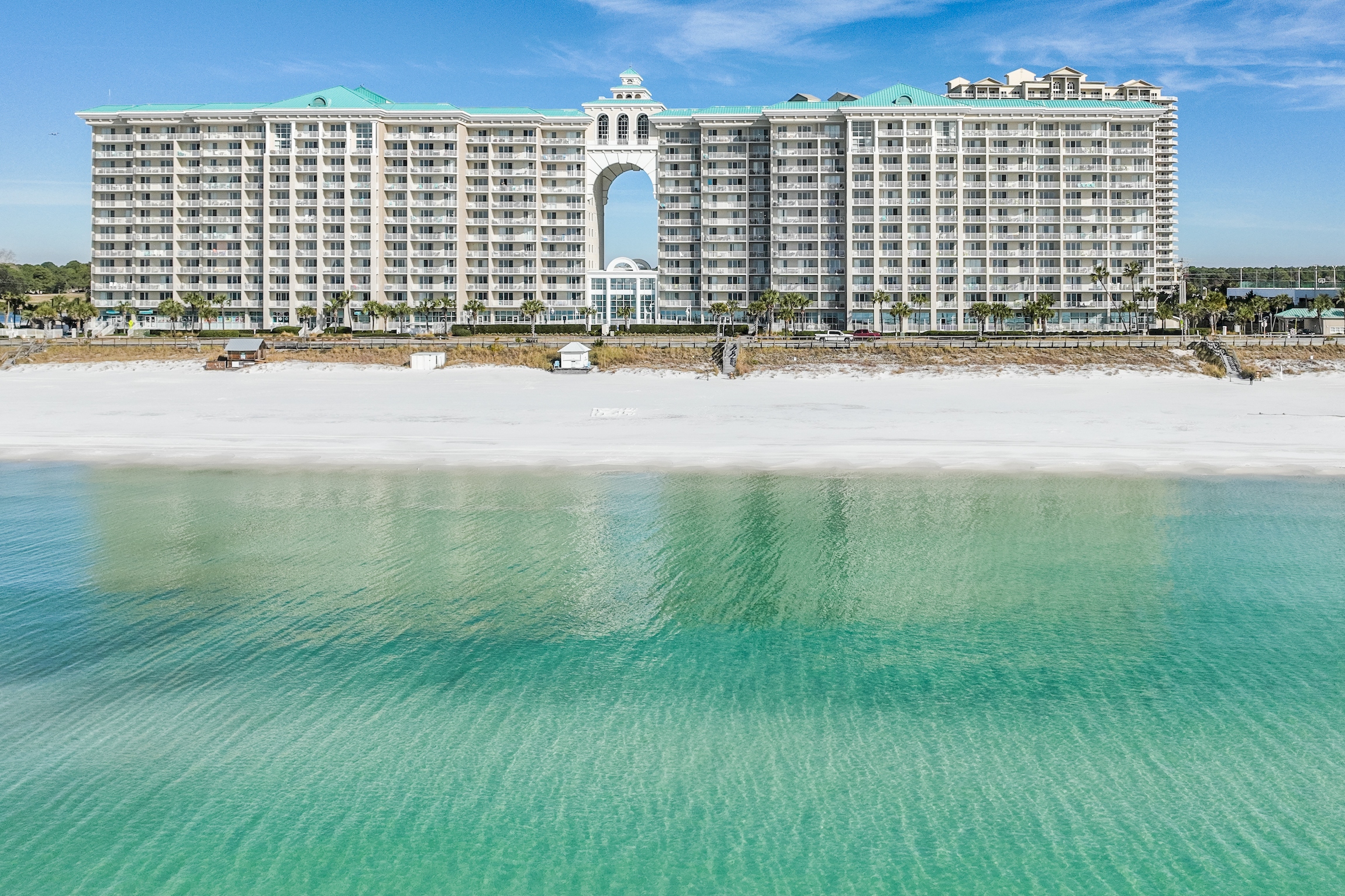 Majestic Sun is one of the premier condo buildings in the area and features HUGE Gulf and Beach Views, tons of pools, hot tubs, fitness center, access to Seascape Amenities + nearby dining!