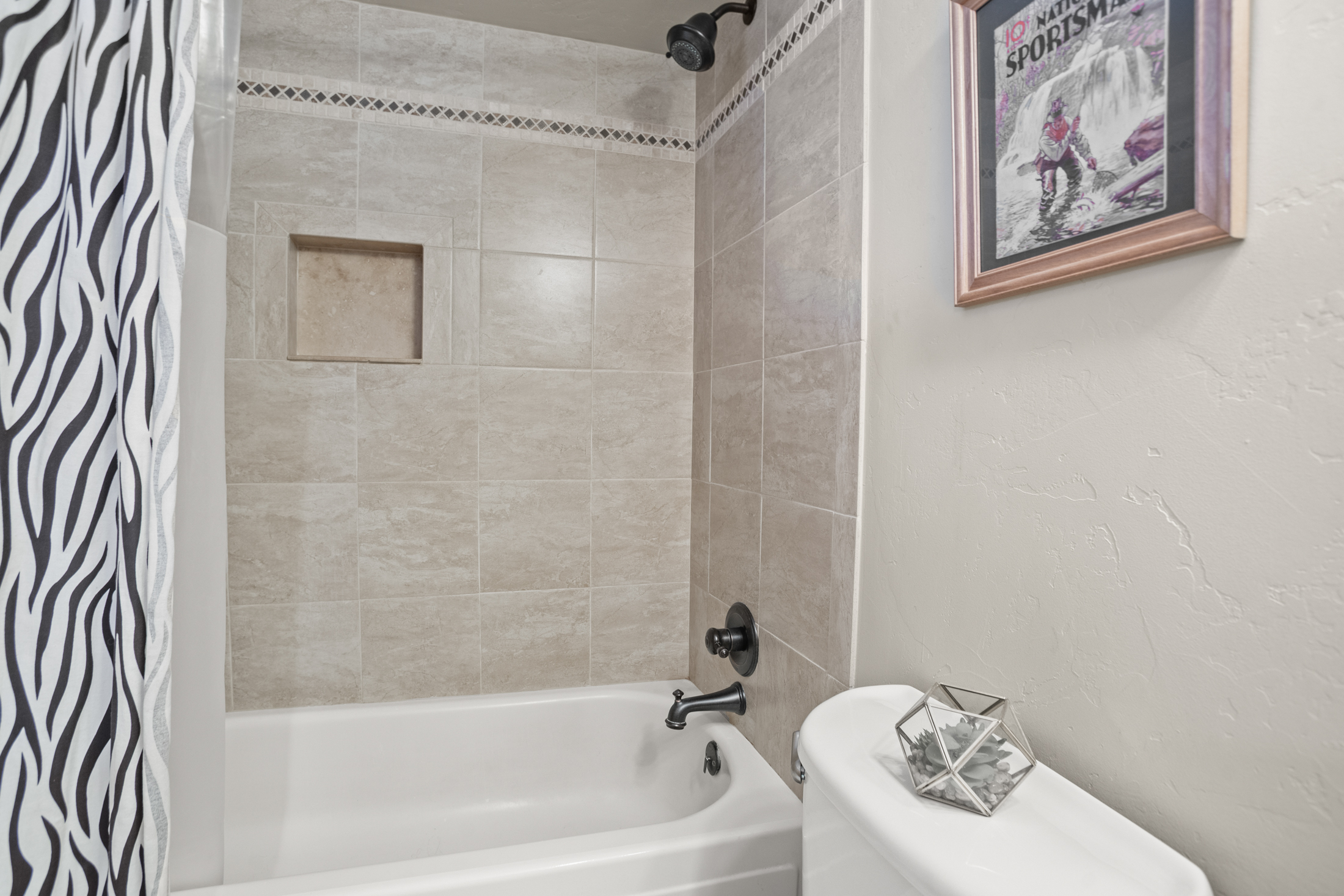 Bathroom 1 - Tub/Shower