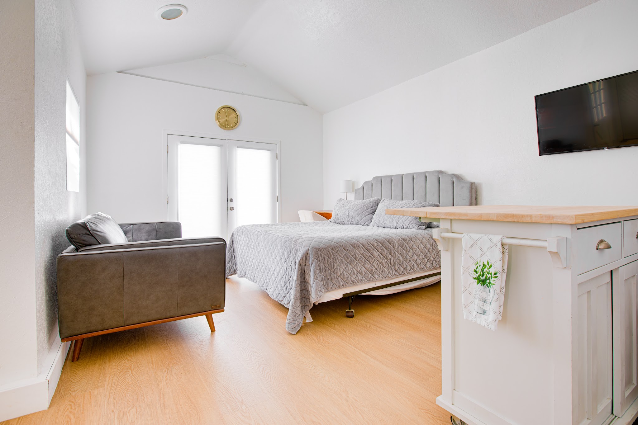 Private Studio Granada Hills| Near Csun, Universal - Los Angeles, CA