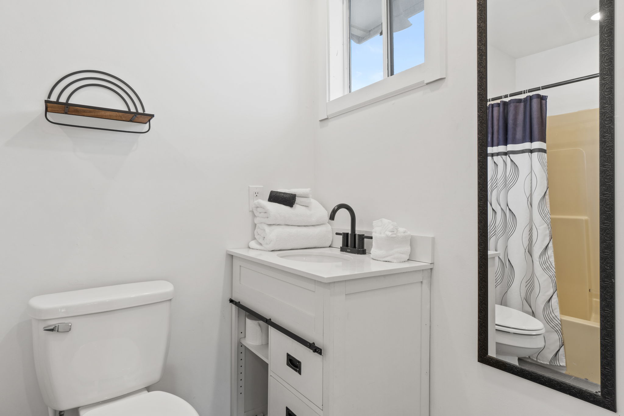 2nd Bathroom in Studio
