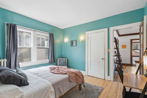 Main level "sea room" with desk and workspace