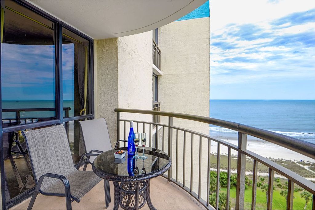 Breathtaking views, endless relaxation!
