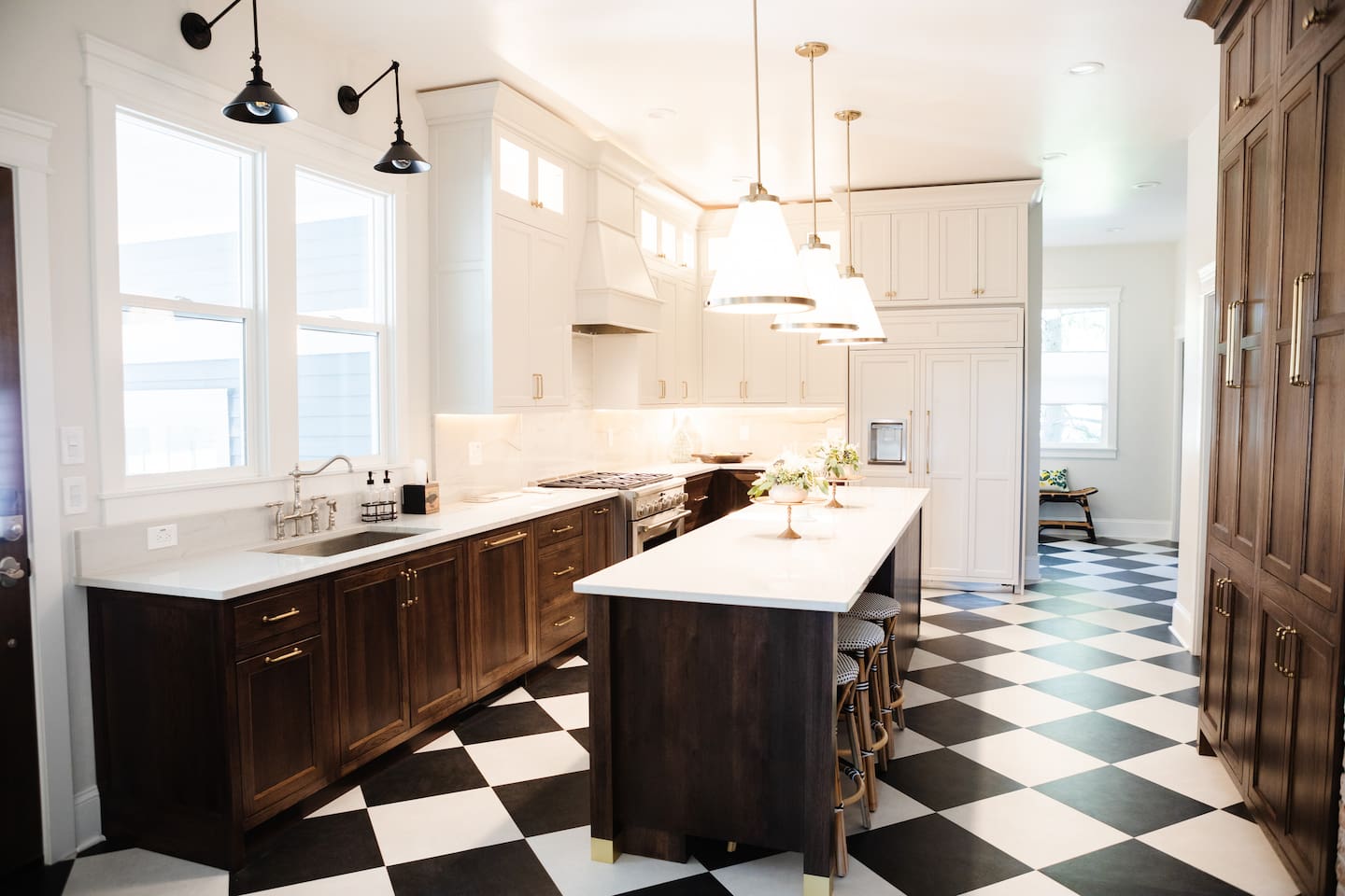 We have everything you might need for gourmet cooking with plenty of space. 2 ovens, 2 microwaves, huge fridge, 2 dishwashers, 2 washers, 2 dryers.