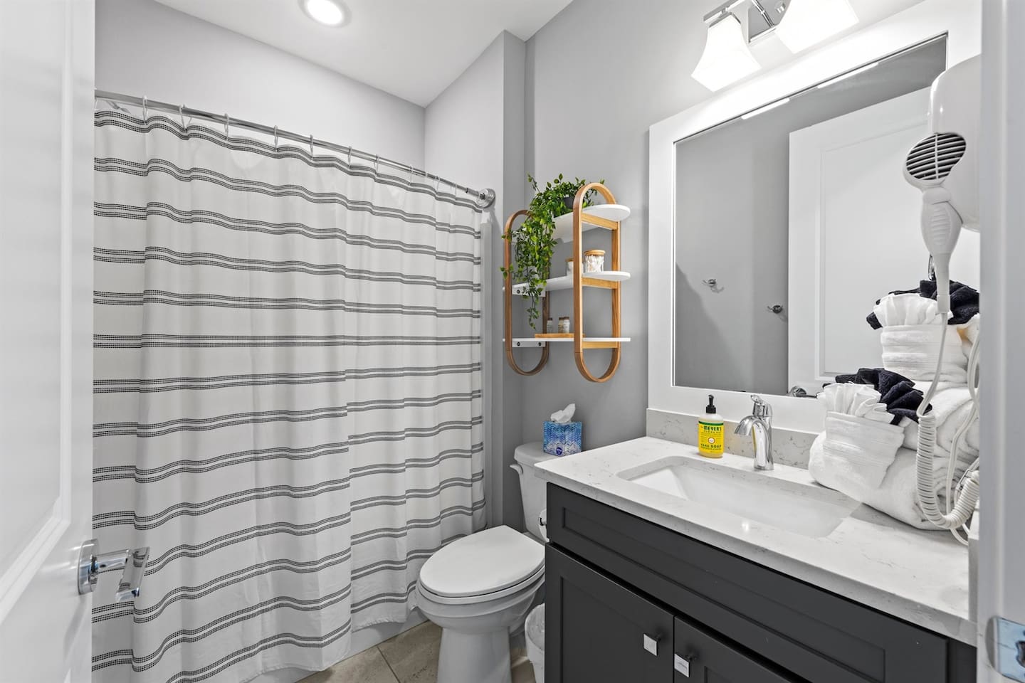 [Bathroom #2] Plenty of warm water!