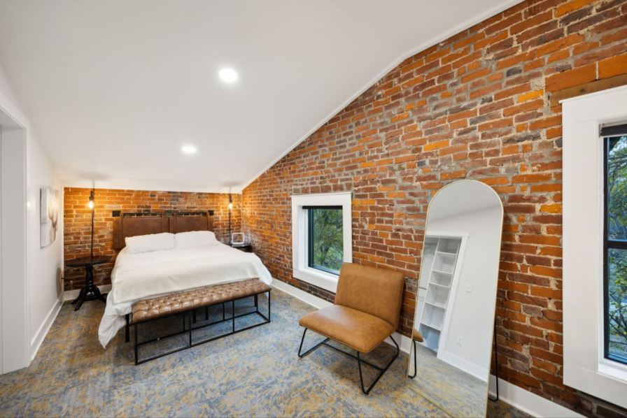 Thomas Edison Suite Bedroom