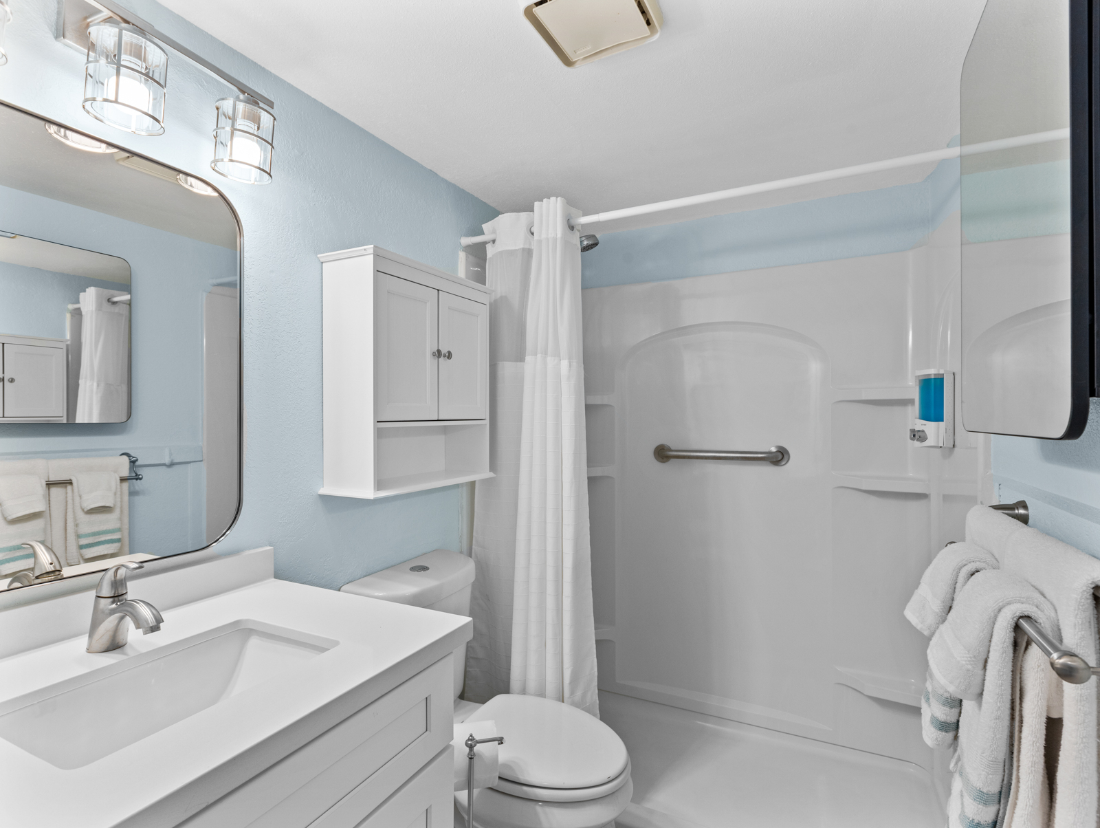 Full Bath with Tub / Shower