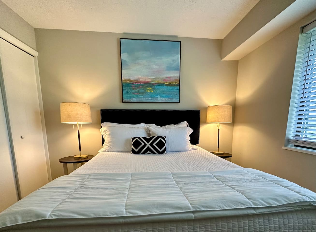 Queen size memory foam bed