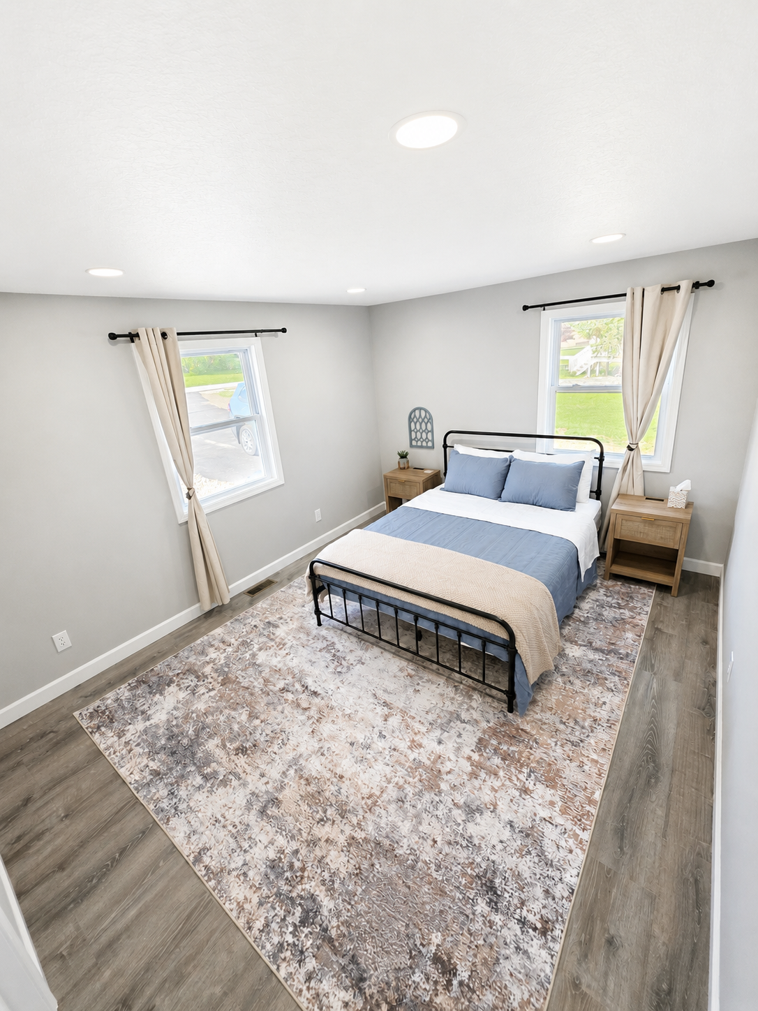 Bedroom 1 - Queen