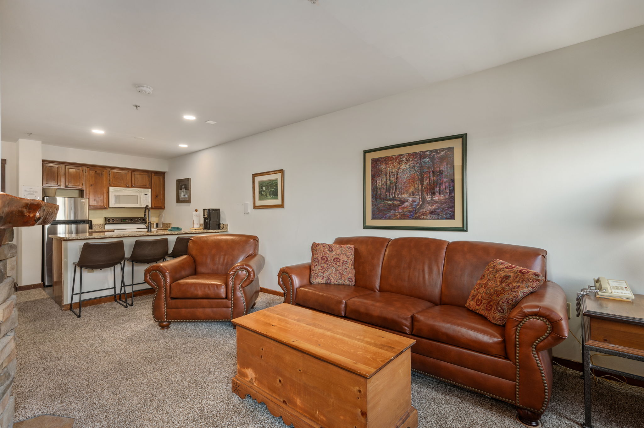 RF219| Hot tub,Heated garage Parking 2