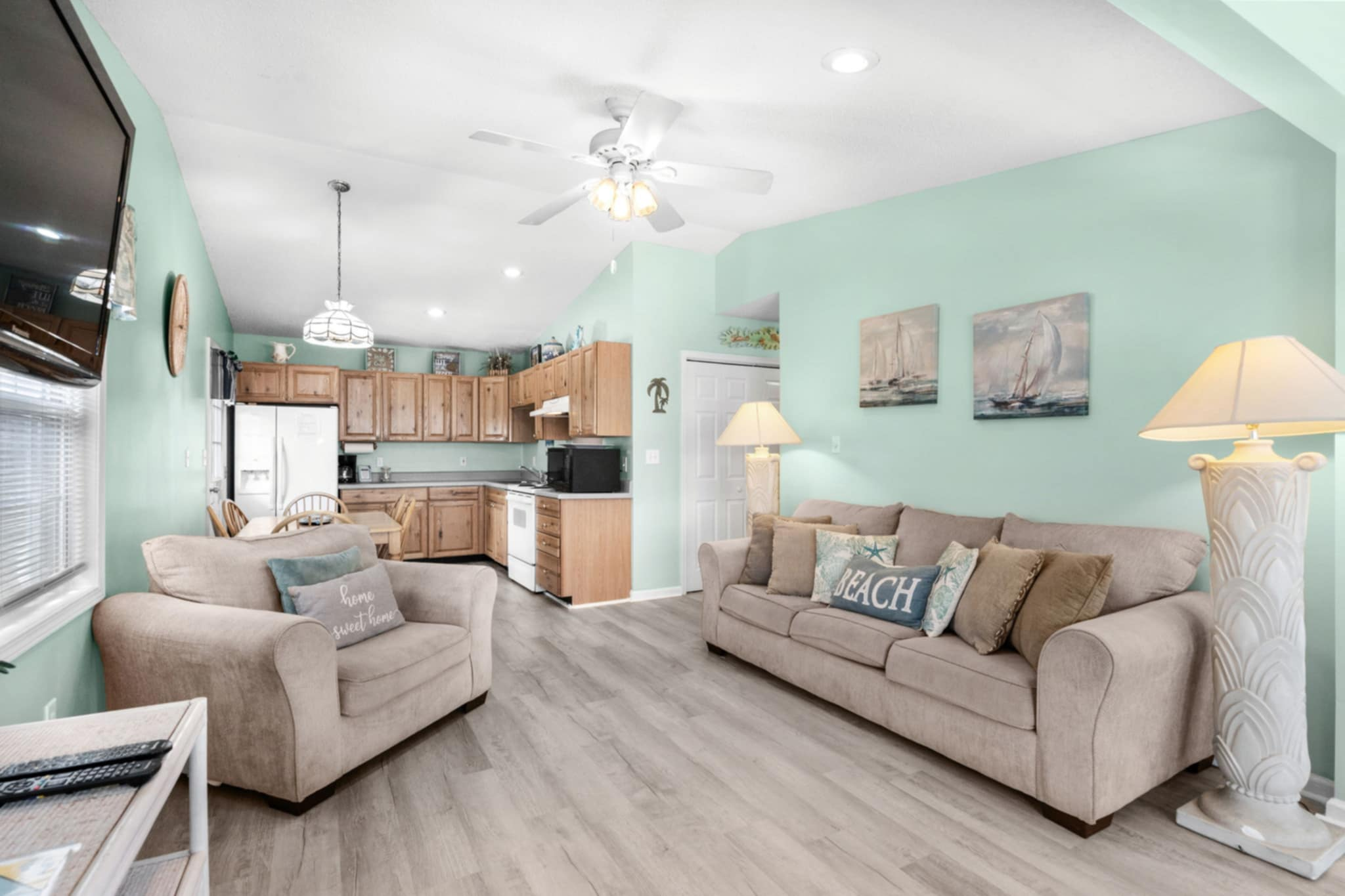 Spacious living room