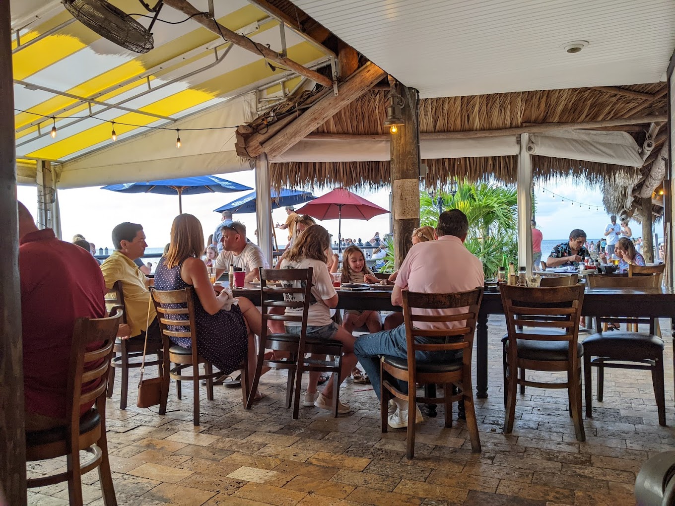 2 minute drive to the Island Fish Company for incredible cuisine, atmosphere, views.
