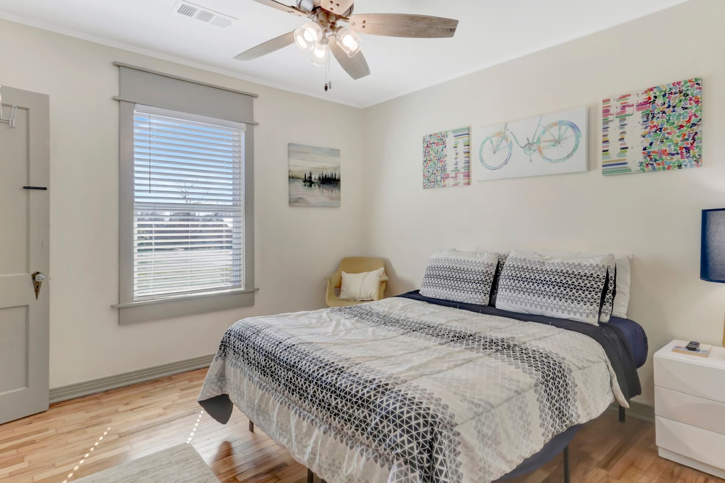 Bedroom with Bathroom