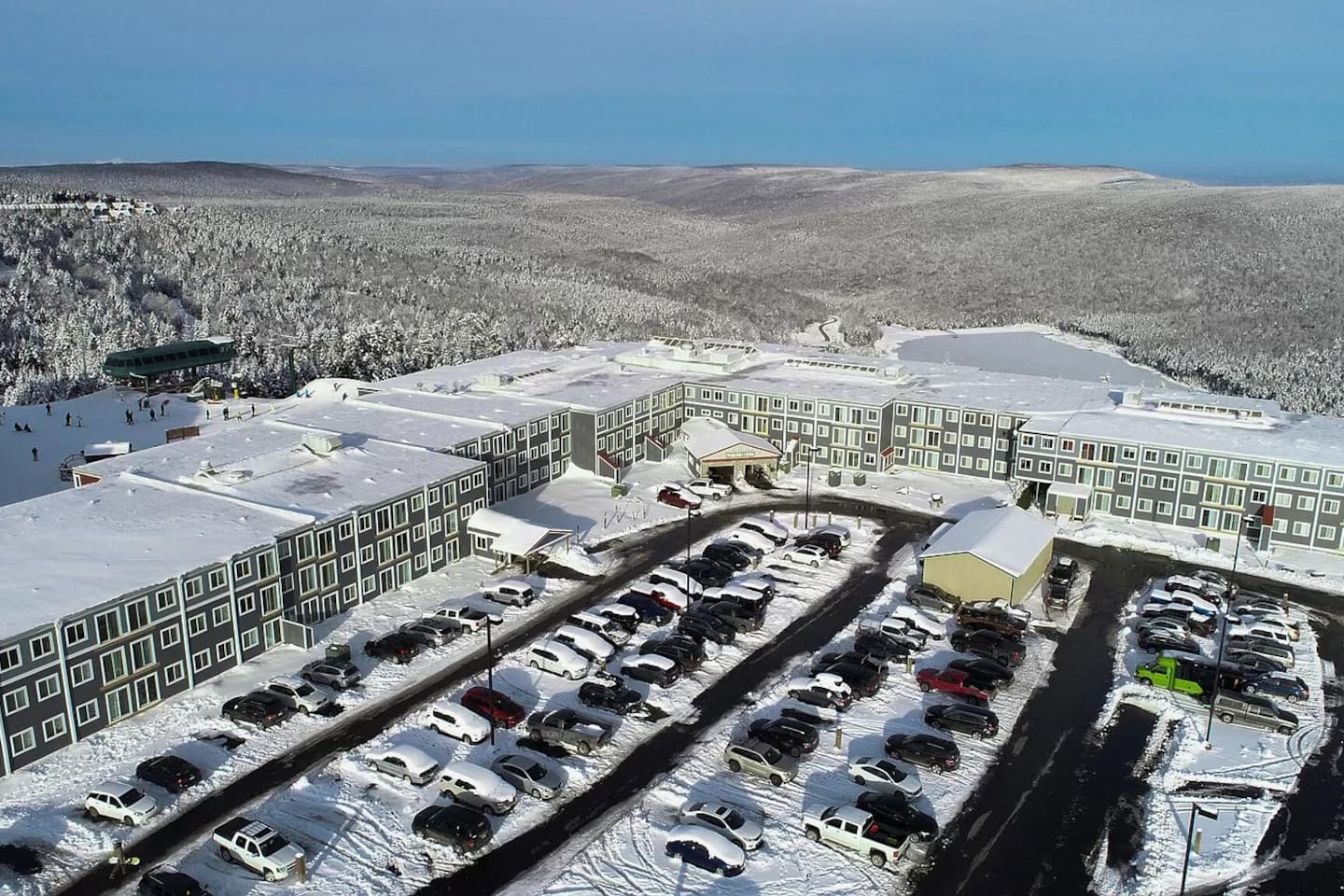 World renown mountain lodge overlooks Shavers Lake and the entire valley.