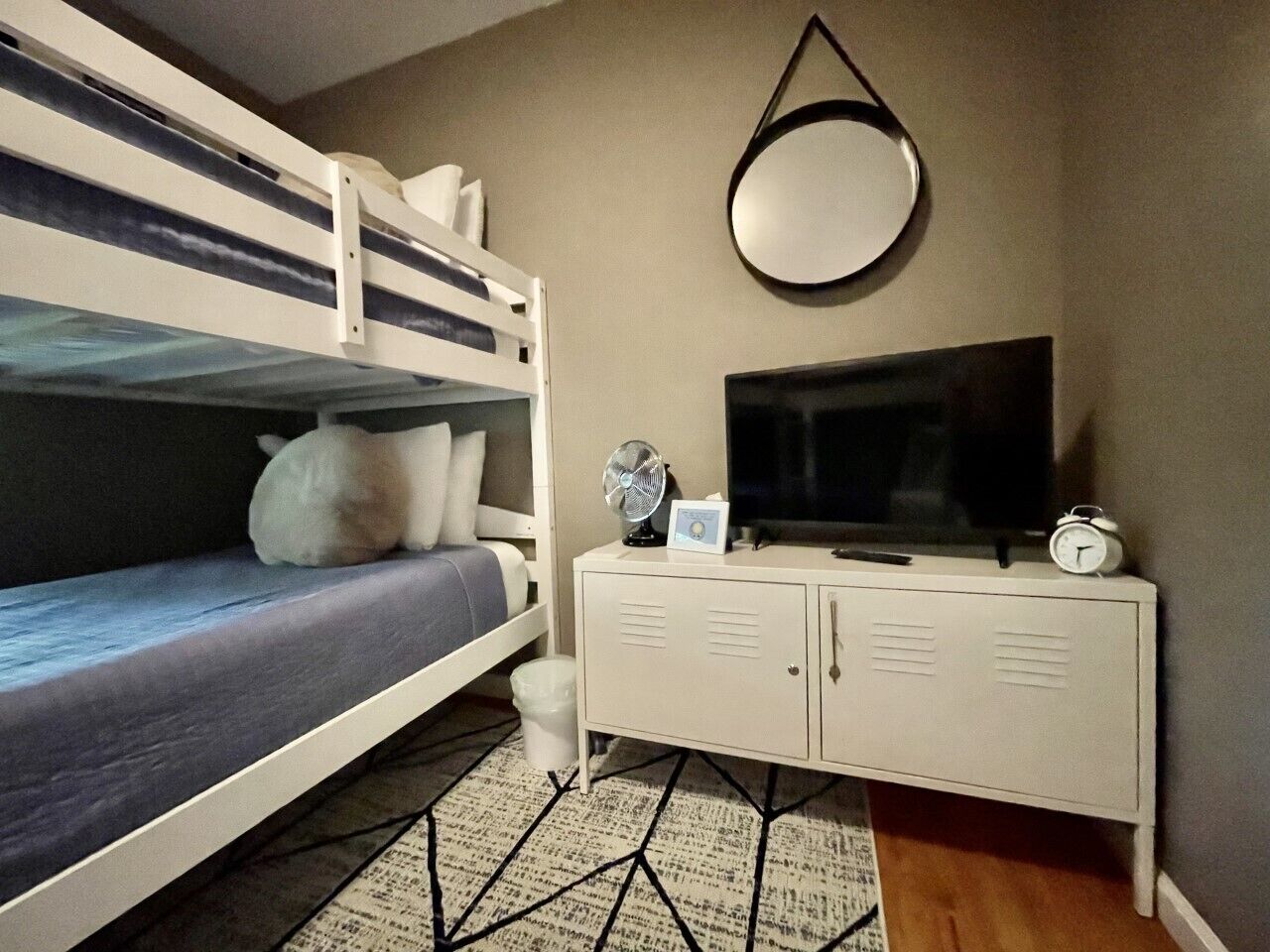 Bedroom 3 with TV