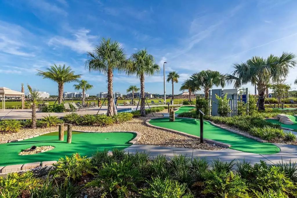 Club House Mini Golf