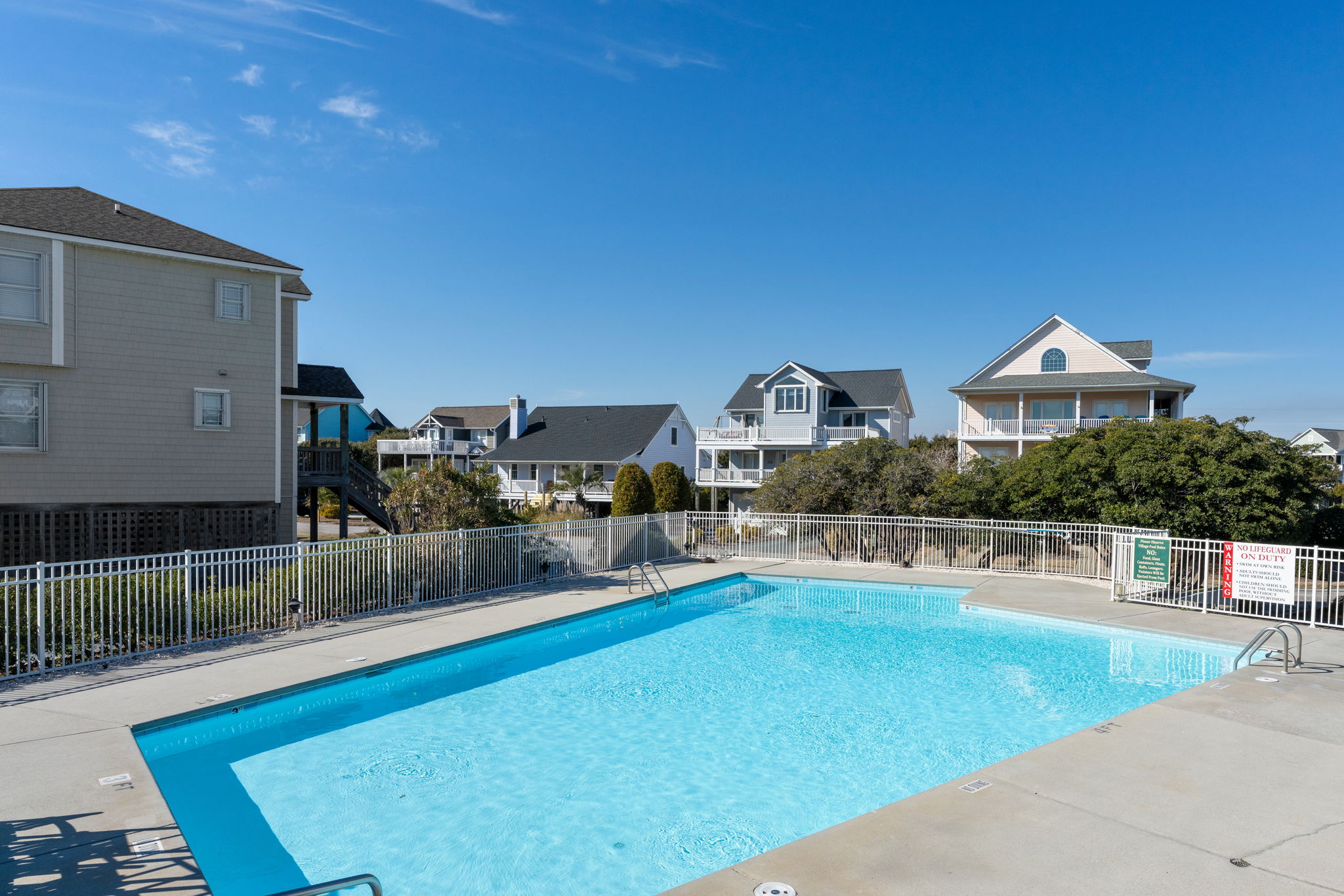 Neighborhood Pool - Just a Short Walk 