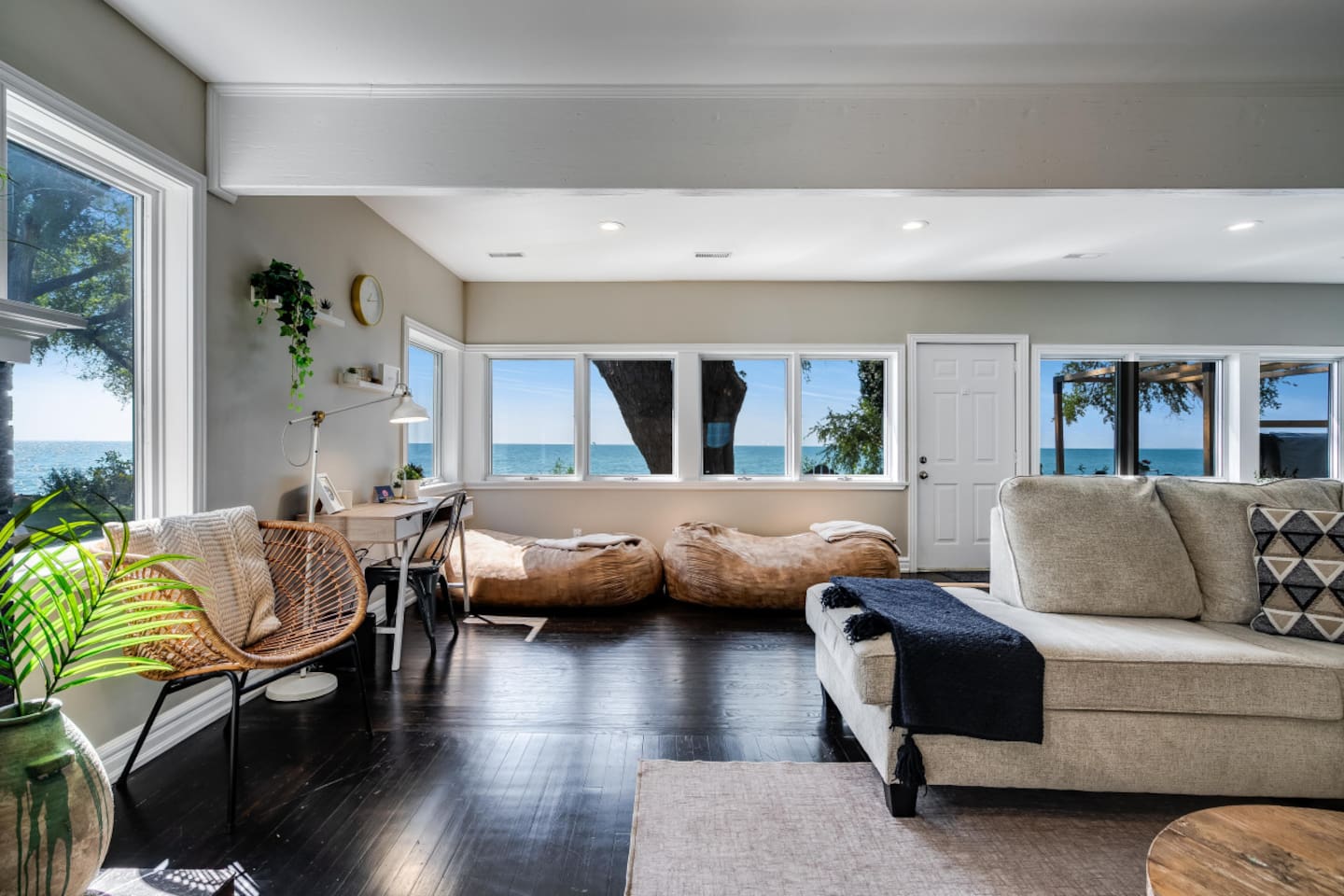 Living Area Lakeview