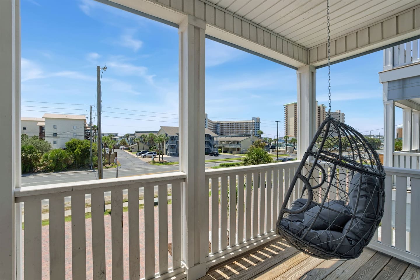 Master Suite balcony with super cozy swings