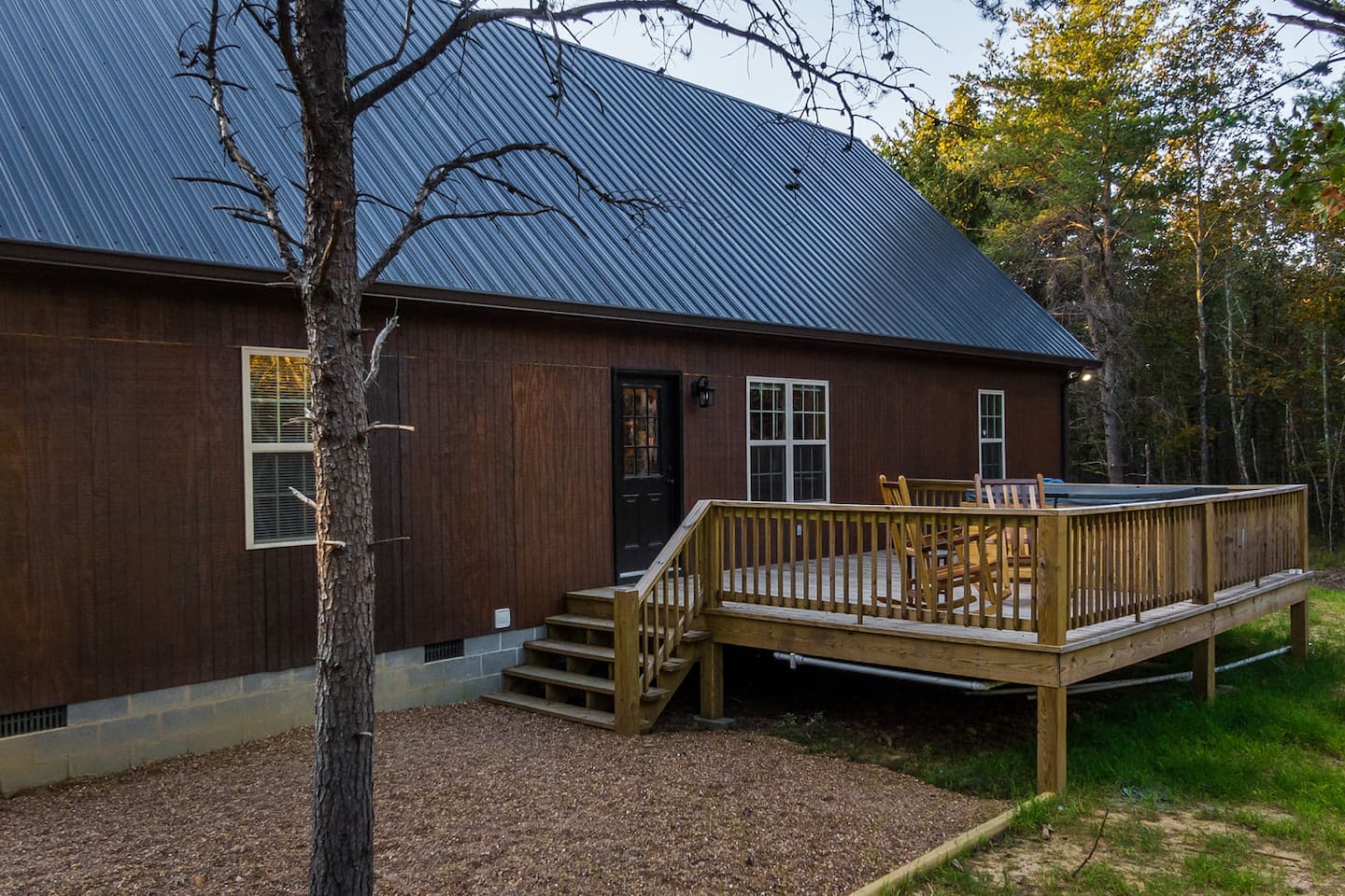 Private Back deck with 6-Person Hot Tub