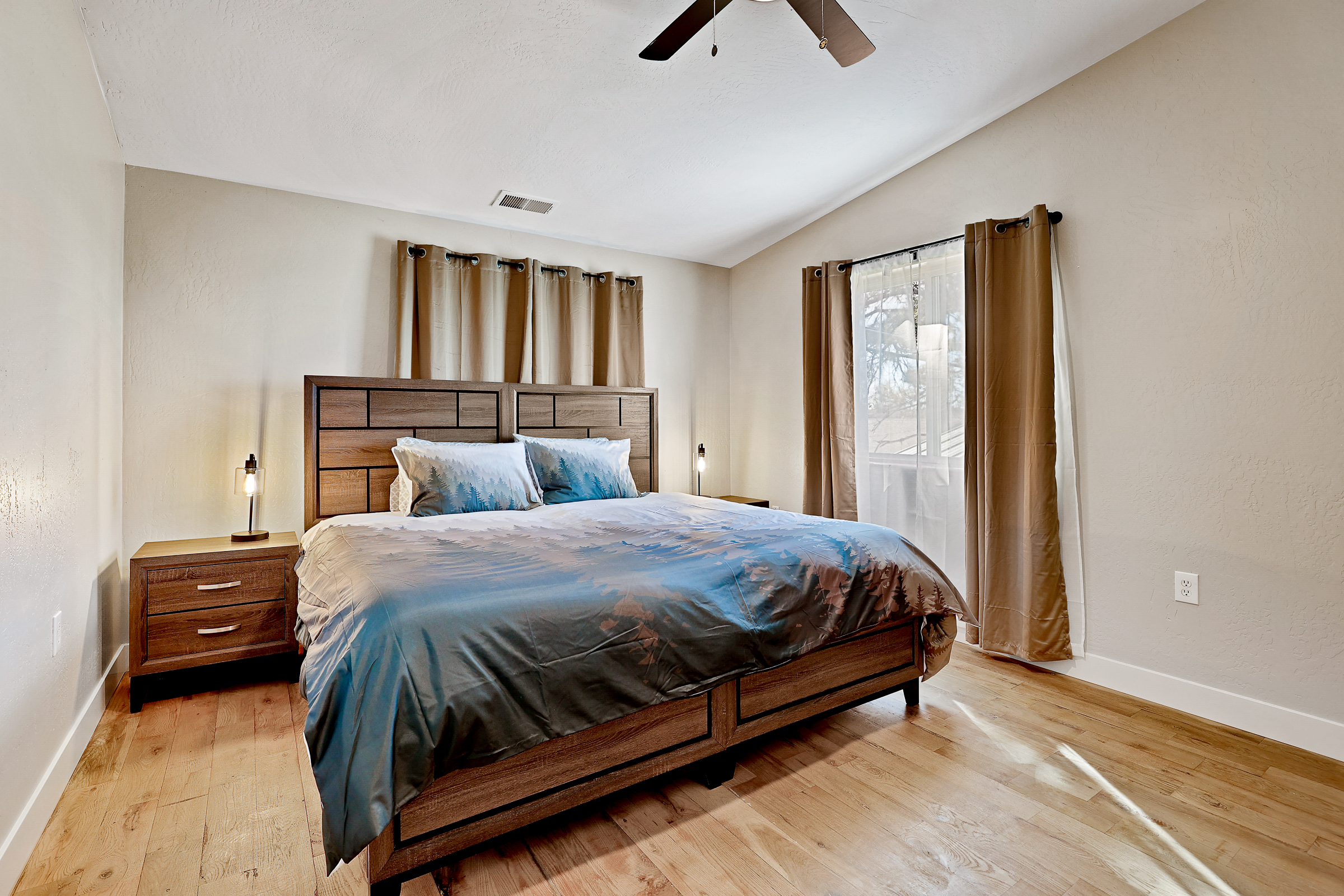 Beds convert to Kings with advance notice