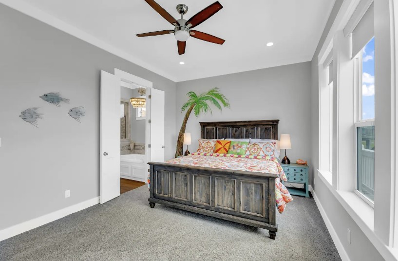 1st floor - King bed with full ensuite bathroom - garden tub and separate shower.